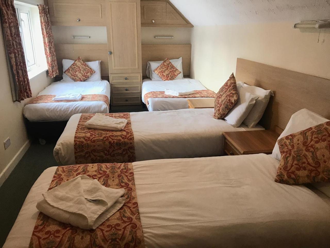 Family Room (4 Adults)